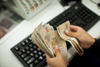 O que muda no salário mínimo em 2026 e quem será impactado